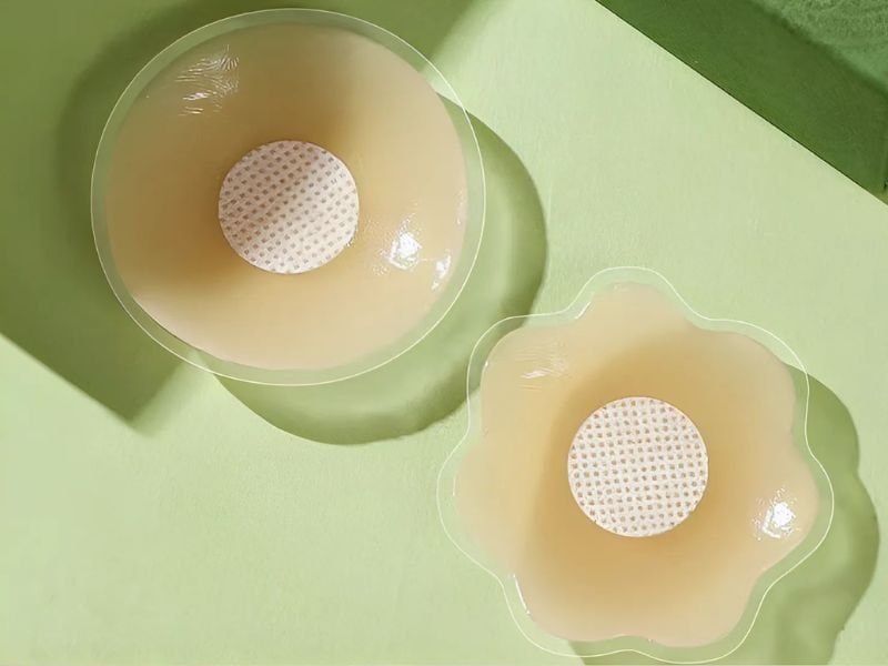 Round and petal-shaped silicone bras